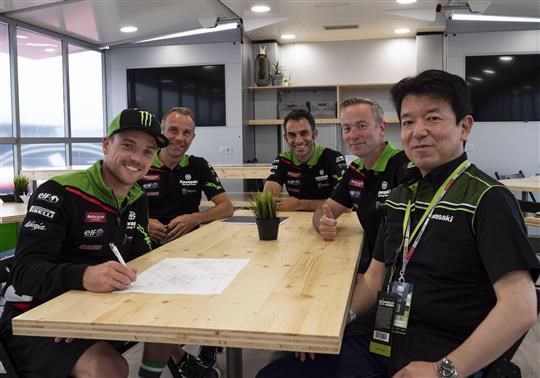 Alex Lowes re-signs with KRT
